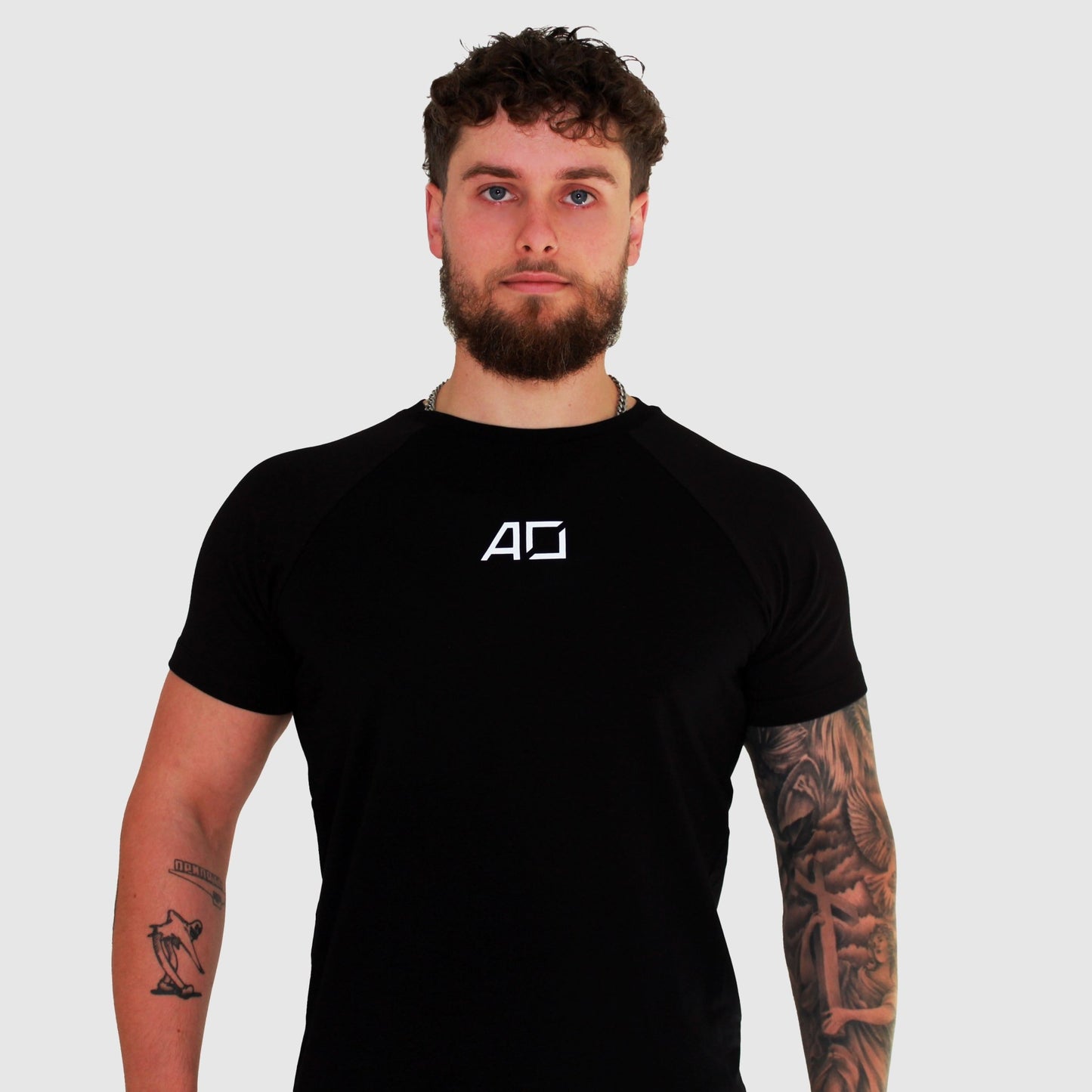 Short Black Sleeve Tee