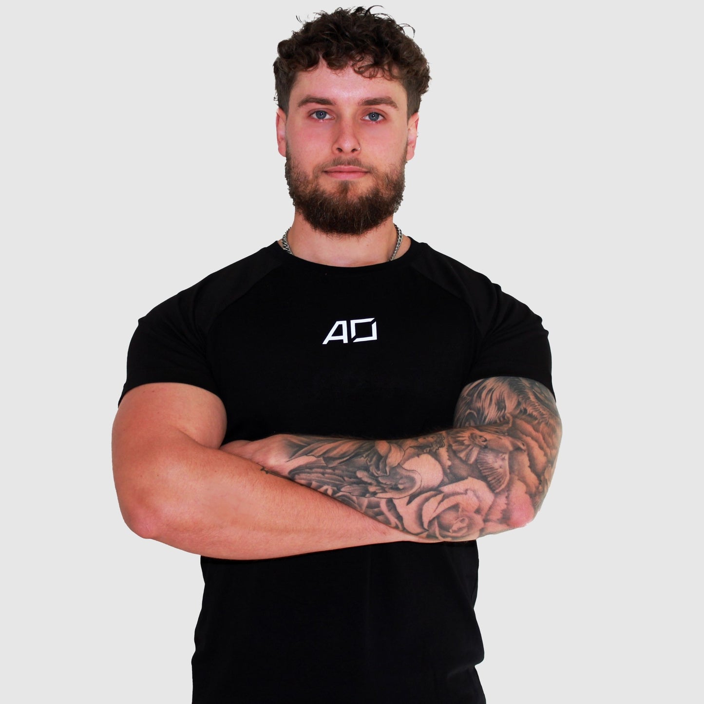Short Black Sleeve Tee